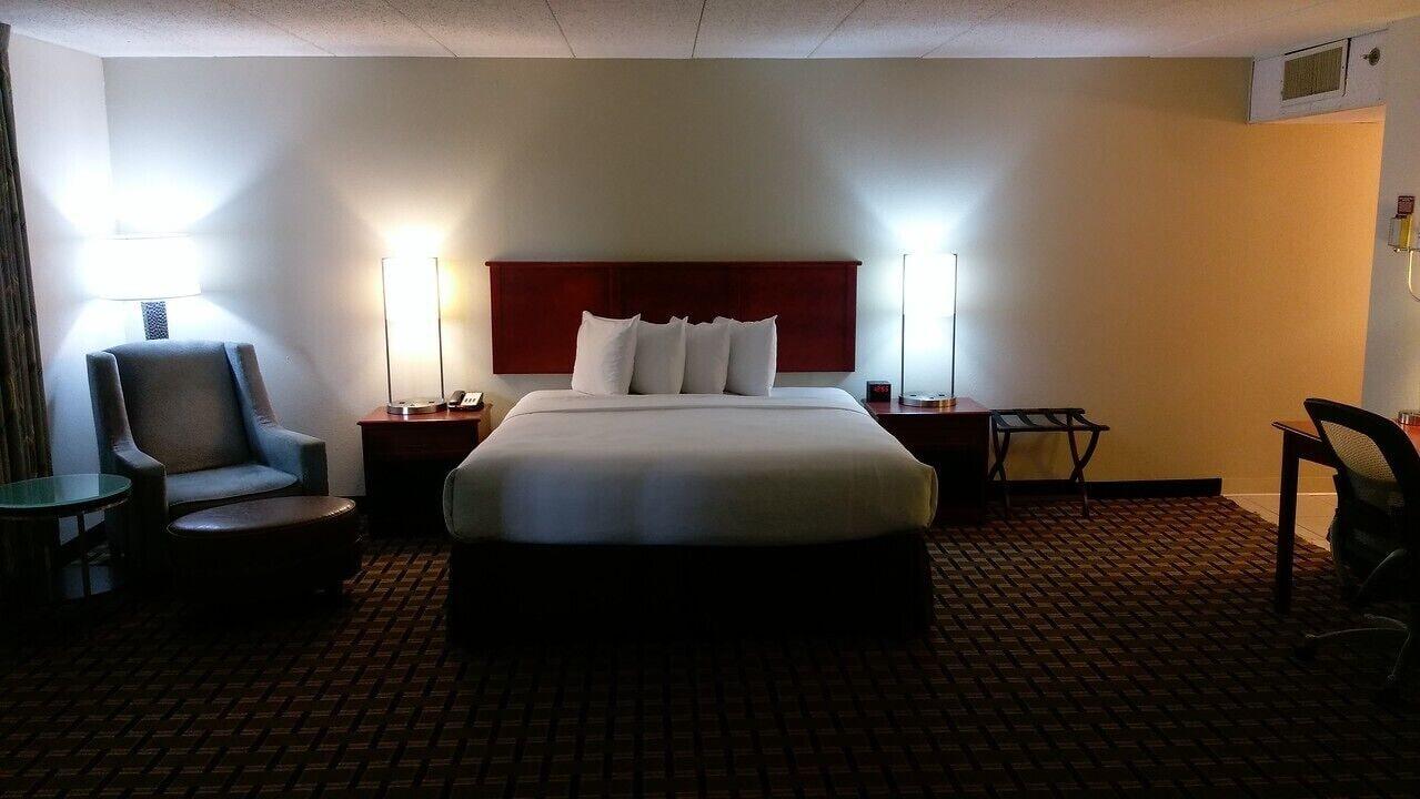 C3 Hotel And Convention Center Hastings Buitenkant foto