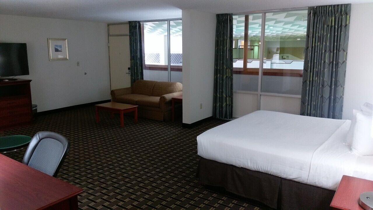 C3 Hotel And Convention Center Hastings Buitenkant foto